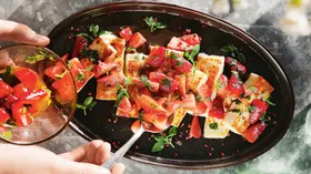 Простые рецепты с клубникой и рассольными сырами