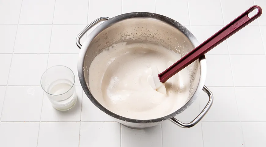 Бисквитный рулет с повидлом