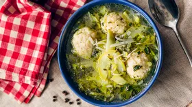 Хамуста – зеленый суп с кубе 
