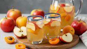 Компот с яблоками на зиму: 10 проверенных рецептов