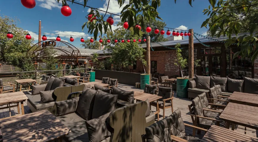 Брюс Ли бар