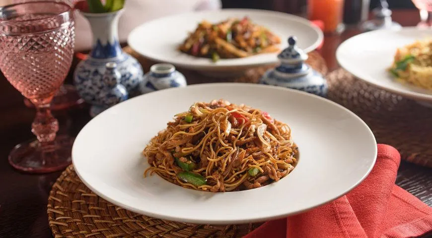 Яичная лапша с курицей