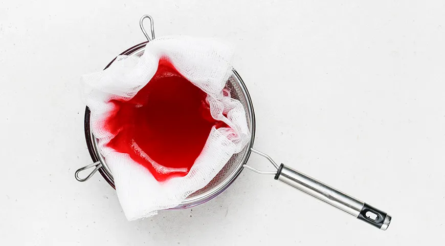 Настойка из клюквы с медом и мятой по-домашнему