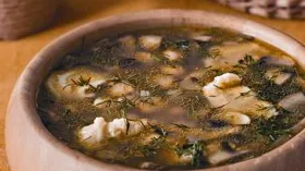 Фасолевый суп с грибами и клецками