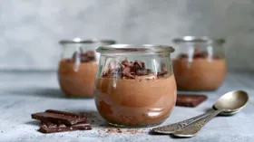 День шоколадного мусса: история французского десерта и идеальный рецепт от Джулии Чайлд