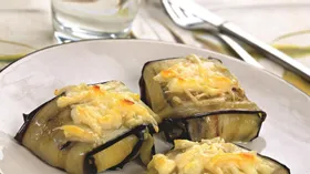 Конвертики из баклажанов с сыром