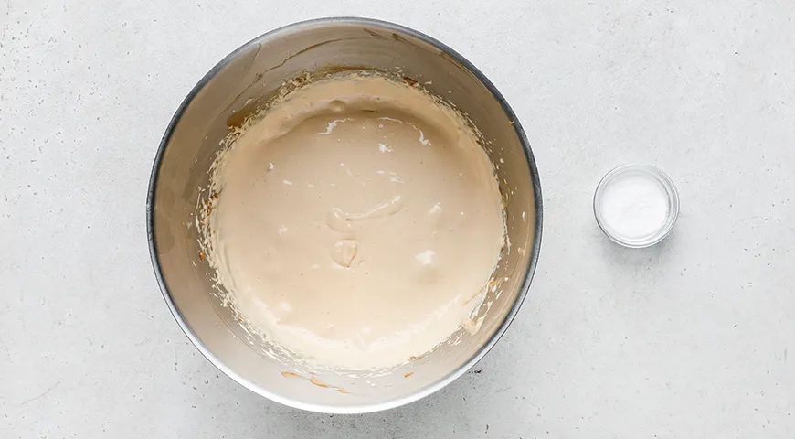 Сметанный крем с вареной сгущенкой