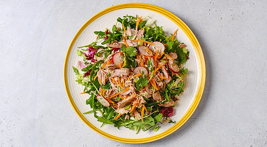 Азиатский салат из тунца