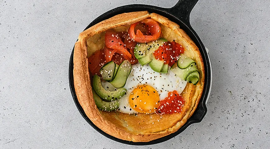 Голландский блин в духовке с копченым лососем