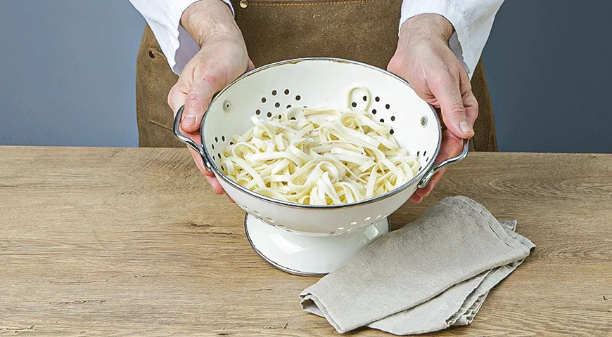 Лапша ланчжоу в говяжьем бульоне