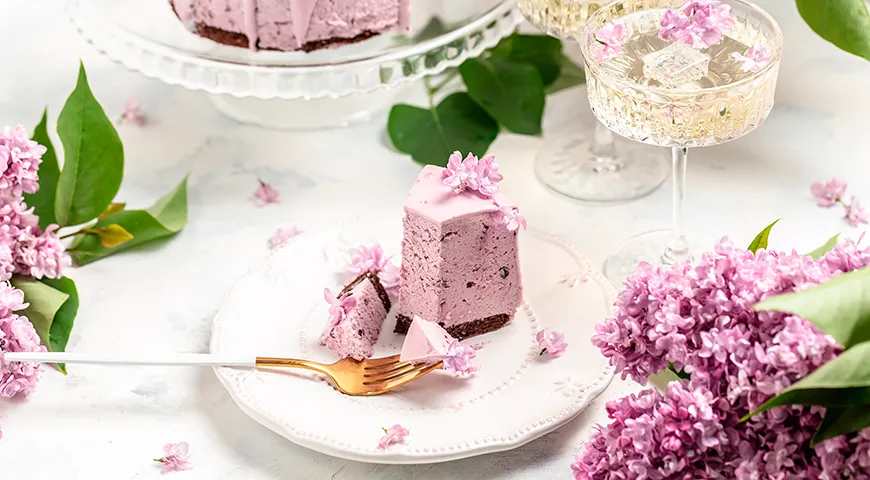 Шеф-повара используют цветки сирени для создания авторских десертов с эко-акцентом и гастрономическим минимализмом