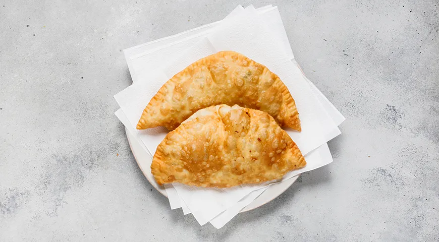 Чебуреки с сыром, зеленью и творогом