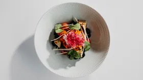 Салат с морковью по-корейски, с азиатскими грибами и тофу с кунжутным маслом
