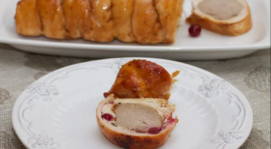 Рулет из двух видов мяса
