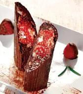 Шоколадный ролл с малиновым ризотто