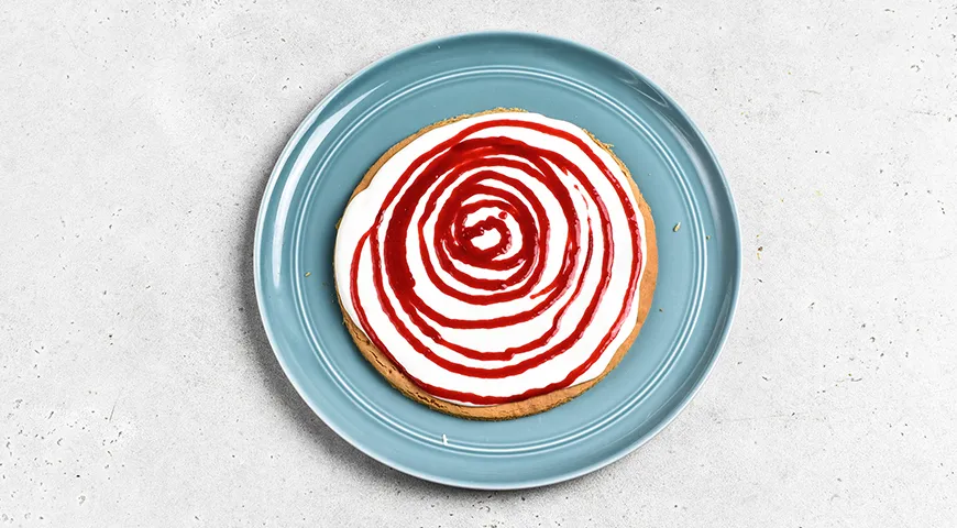 Медовик с малиной