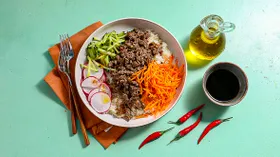 Остро-сладкая говядина с рисом и овощами