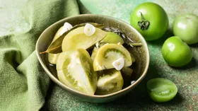 Маринованные зеленые помидоры быстрого приготовления