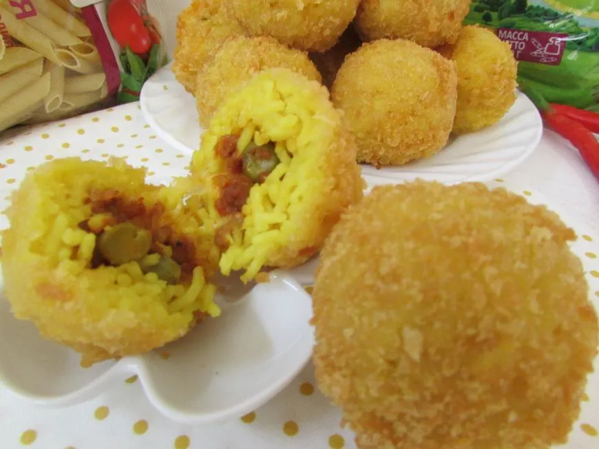 Готовим аранчини из спагетти (Arancini di spaghetti)