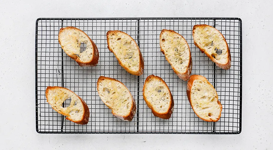 Брускетта Цезарь с курицей