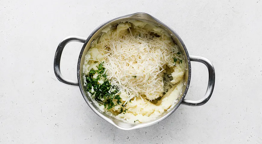 Картофельная запеканка с сосисками и сыром