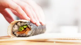 8 небанальных начинок для роллов