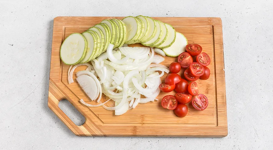 Лещ, запеченный целиком в фольге в духовке