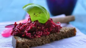 Простые рецепты со свёклой и грецким орехом