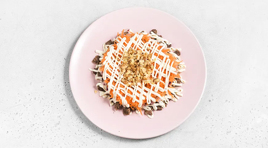 Салат «Красная шапочка» с говядиной и гранатом