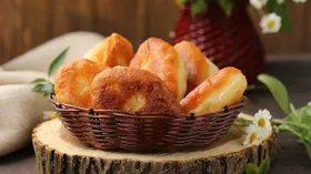 Как жарить пирожки на сковороде: секреты пышного теста и хрустящей корочки