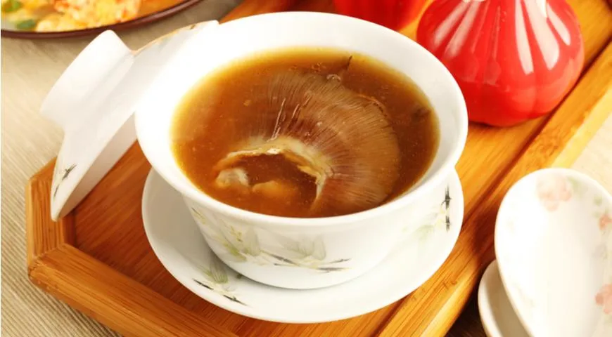 Суп из акульих плавников по-прежнему популярен в Китае