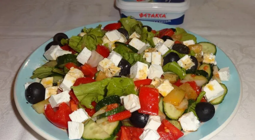 Овощной салат с фетаксой