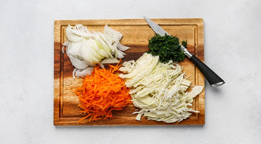 Лещ, запеченный с капустой в духовке