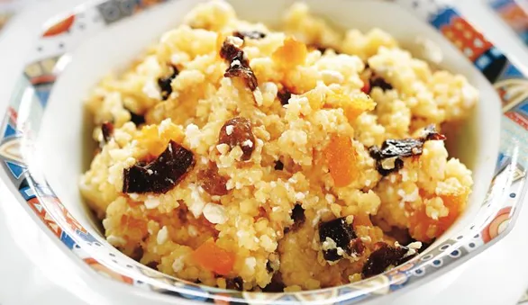 Пшенная каша в кастрюле