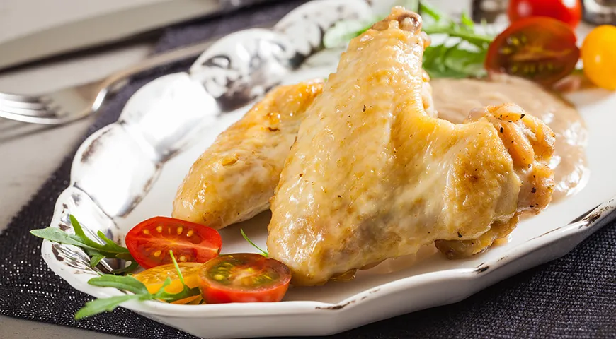 Крылышки с лимоном и травами, приготовленные на пару