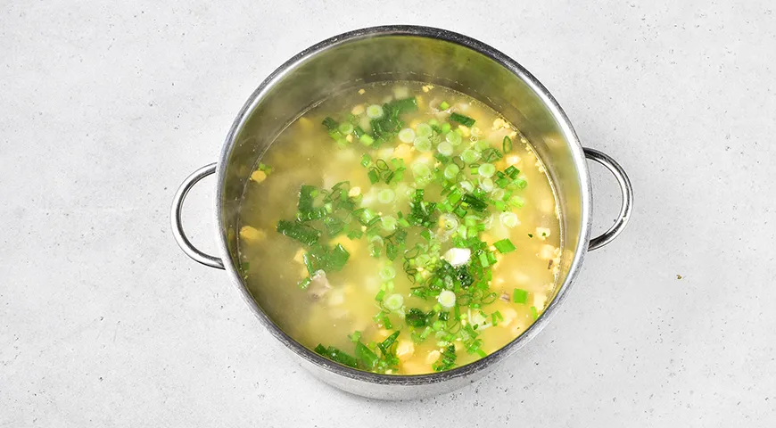 Куриный суп с вермишелью и яйцом