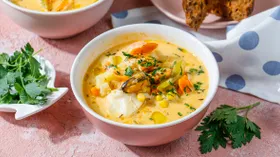 Суп чаудер с морепродуктами и сливками