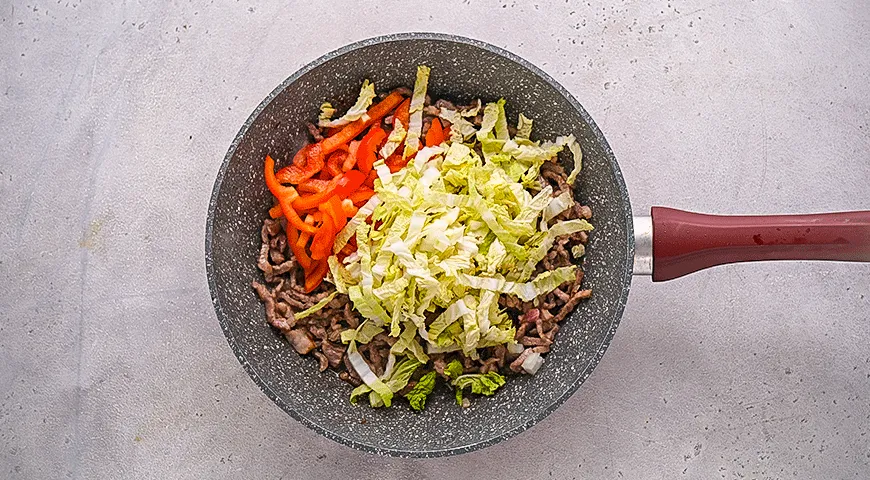 Рисовая лапша со свининой