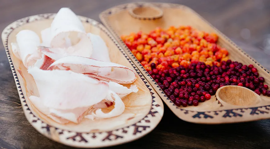 Самый известный исторический способ приготовления муксуна — строганина