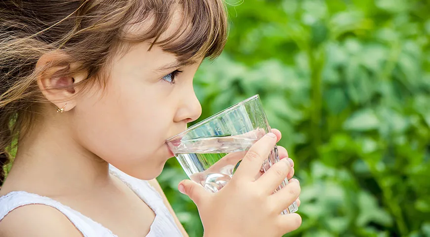 Детская вода сбалансирована по химическому составу и не содержит вредных веществ