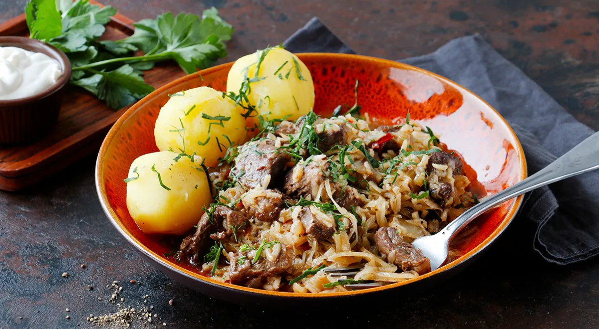 Рецепт гуляша с квашеной капустой, рисом и говяжьими щечками (Чанго-гуляш)