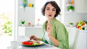 Правильно ли вы завтракаете? Гастроэнтеролог поделилась 4 правилами