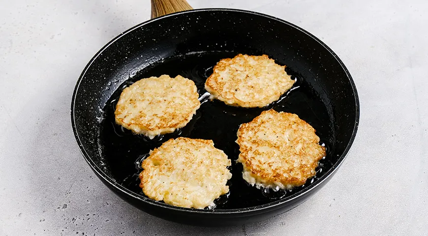 Луковые оладьи