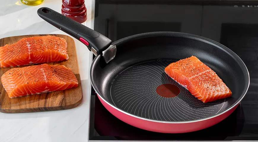 Лосось с песто из руколы и грецкого ореха