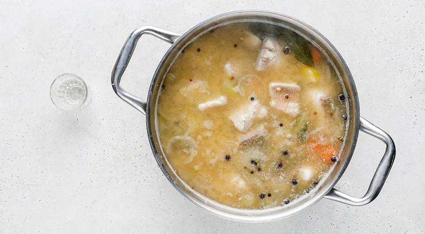 Классическая уха из речной рыбы