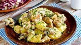 Картофель с мясом и грибами