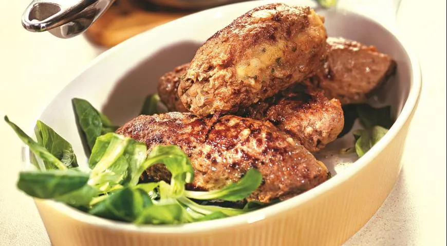 Зразы с картофельной начинкой на сковороде 