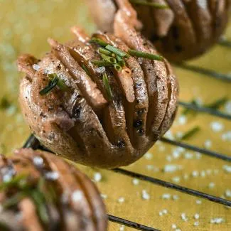 Картофель, запеченный с салом