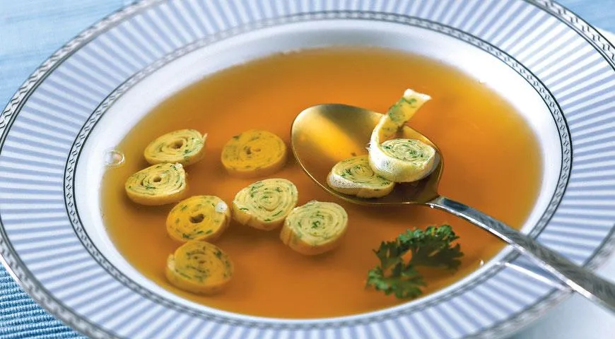 Бульон с блинчиками