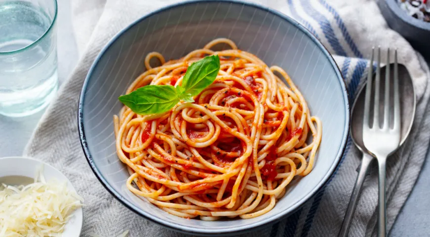 Соус из томатной пасты с итальянскими травами для спагетти
